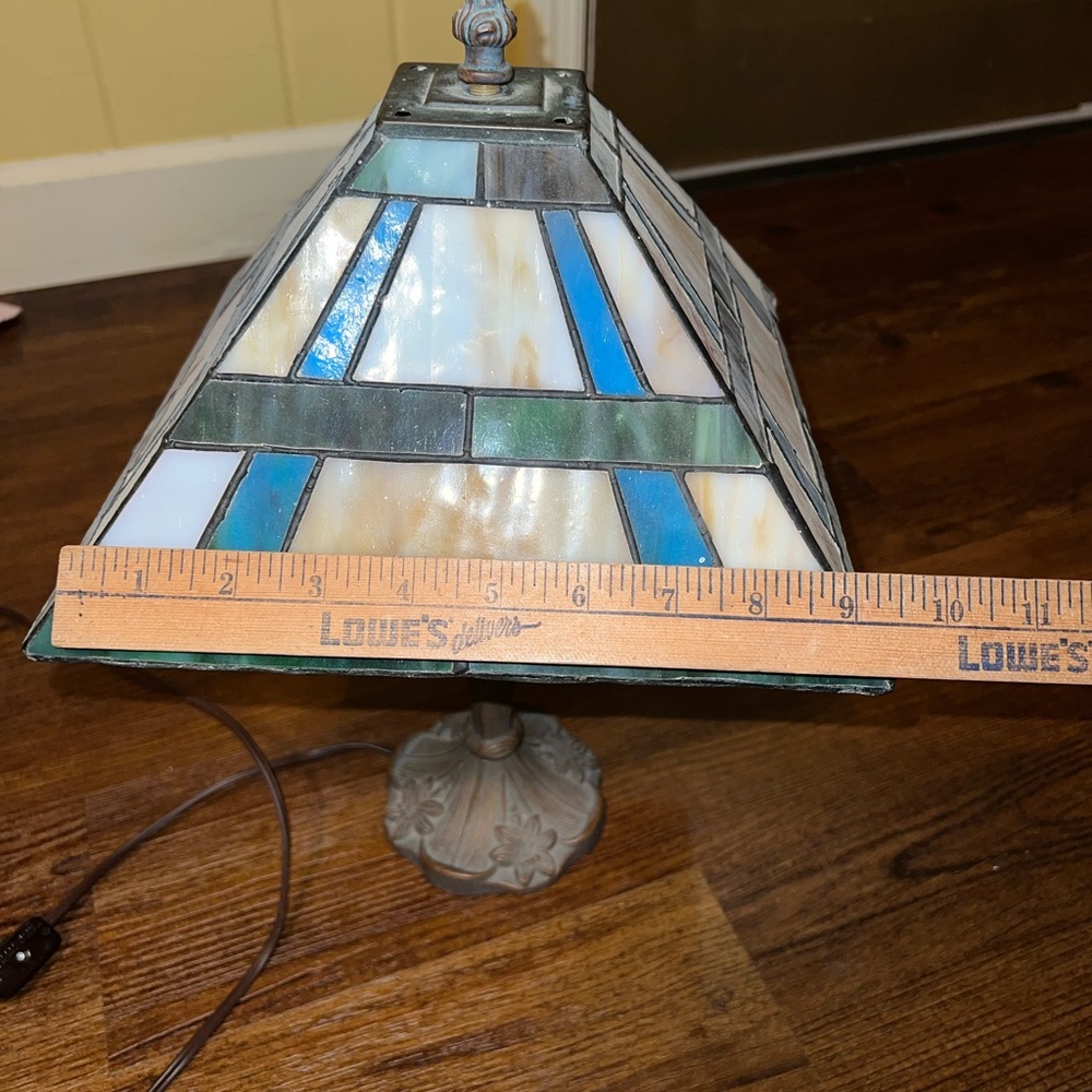 Underwriters Laboratory Vintage Small Portable Tiffany Stained Glass Lamp - Picture 12 of 14